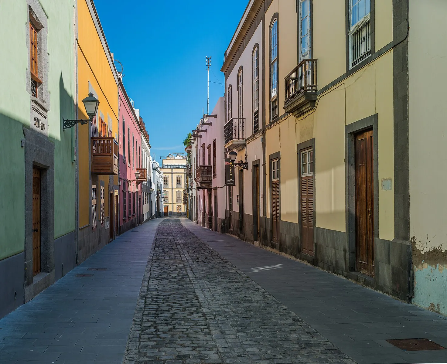 VEGUETA NEIGHBOURHOOD STROLL
